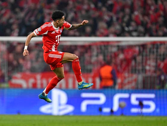 15 04 2026, Football UEFA Championsleague 2025 2026 quarter-final second leg, FC Bayern Munich Real Madrid, in the Allianz Arena Munich, Luis Diaz FC Bayern Munich cheers DFL and DFB regulations prohibit any use of photographs as image sequences and or quasi video