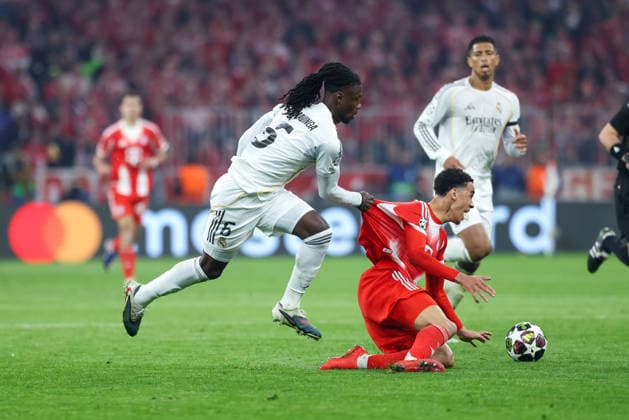 Jamal Musiala FC Bayern Muenchen, 10 with Eduardo Camavinga Real Madrid CF, 06 , GER, FC Bayern Muenchen vs Real Madrid CF, Football, UEFA Champions League, quarter-final, second leg, 2025 2026 season, 15 04 2026, GER, FC Bayern Muenchen vs Real Madrid CF, Football, UEFA Champions League, quarter-final, second leg, 2025 2026 season, 15 04 2026 Muenchen Copyright: xEibner-Pressefoto JennixMaulx EP_JML