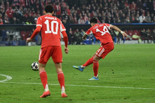 15 04 2026, xemx, Football UEFA Champions League, FC Bayern Muenchen Real Madrid v l Luis Diaz FC Bayern Muenchen Torschuetze, erzielt das Tor, Treffer, scores the goal 3 3 DFL DFB REGULATIONS PROHIBIT ANY USE OF PHOTOGRAPHS as IMAGE SEQUENCES and or QUASI VIDEO Muenchen