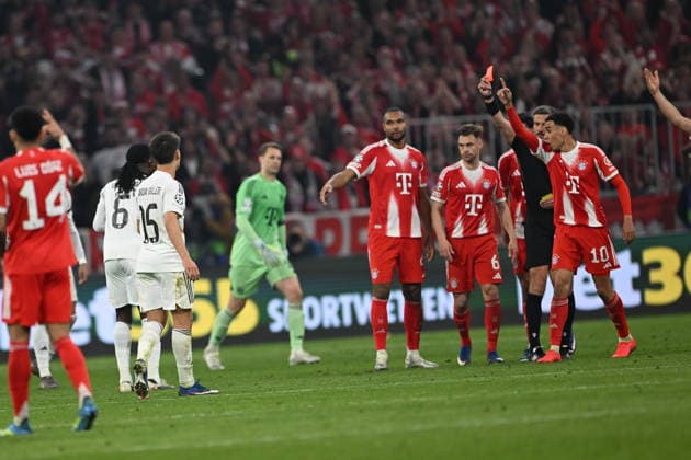 Bayern Munich v Real Madrid - UEFA Champions League Quarter-final MUNICH, GERMANY - APRIL 15: Eduardo Camavinga of Real Madrid receives red card during the UEFA Champions League 2025 26 Quarter-Final Second Leg match between FC Bayern Munich and Real Madrid CF at Football Arena Munich on April 15, 2026 in Munich, Germany. Halil Sagirkaya Anadolu Munich Germany. Editorial use only. Please get in touch for any other usage.  Copyright: x2026xAnadoluxHalilxSagirkayax