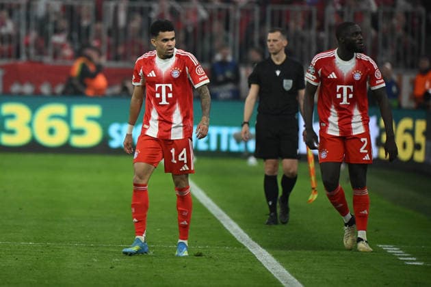 15 04 2026, xemx, Football UEFA Champions League, FC Bayern Muenchen Real Madrid v l Torjubel nach dem Tor zum celebrating the goal celebrate 3 3 durch Luis Diaz FC Bayern Muenchen DFL DFB REGULATIONS PROHIBIT ANY USE OF PHOTOGRAPHS as IMAGE SEQUENCES and or QUASI VIDEO Muenchen