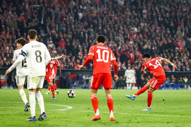 Bayern Munich v Real Madrid, UEFA Champions League Bayern Munich forward Luis Diaz (14) scores a GOAL 3-3 during the Bayern Munich v Real Madrid UEFA Quarter-Final 2nd-Leg Champions League match at Allianz Arena, Munich, Germany on 15 April 2026 Credit: Ian Stephen Every Second Media Editorial use only. All images are copyright Every Second Media Limited. No images may be reproduced without prior permission. Copyright: xIMAGO EveryxSecondxMediax ESM-1914-0058 IanxStephenx xEveryxSecondxMediax