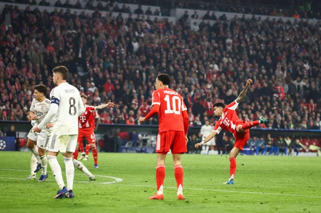 Bayern Munich v Real Madrid, UEFA Champions League Bayern Munich forward Luis Diaz (14) scores a GOAL 3-3 during the Bayern Munich v Real Madrid UEFA Quarter-Final 2nd-Leg Champions League match at Allianz Arena, Munich, Germany on 15 April 2026 Credit: Ian Stephen Every Second Media Editorial use only. All images are copyright Every Second Media Limited. No images may be reproduced without prior permission. Copyright: xIMAGO EveryxSecondxMediax ESM-1914-0060 IanxStephenx xEveryxSecondxMediax