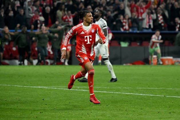 15 04 2026, xemx, Football UEFA Champions League, FC Bayern Muenchen Real Madrid v l Torjubel nach dem Tor zum celebrating the goal celebrate 4 3 durch Michael Olise FC Bayern Muenchen DFL DFB REGULATIONS PROHIBIT ANY USE OF PHOTOGRAPHS as IMAGE SEQUENCES and or QUASI VIDEO Muenchen