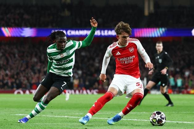 Max Dowman of Arsenal under pressure from Geovany Quenda of Sporting CP Arsenal v Sporting, UEFA Champions League, Quarter Final, Second Leg, Football, Emirates Stadium, London, UK - 15 Apr 2026London Emirates Stadium United Kingdom EDITORIAL USE ONLY No use with unauthorised audio, video, data, fixture lists, club league logos or live services. Online in-match use limited to 120 images, no video emulation. No use in betting, games or single club league player publications.  Copyright: xSimonxDael Shutterstockx 16828544bu