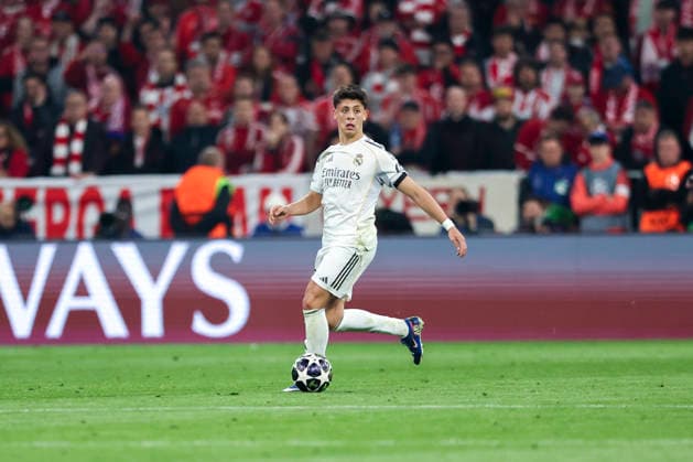 Arda Guler seen during UEFA Champions League quarterfinal game between teams of FC Bayern Munich and Real Madrid CF at Allianz Arena Germany (Grzegorz Wajda Ball Raw Images) Munich Allianz Arena Germany Copyright: xGrzegorzxWajdax grzegorzwajda_uclquarterfinalbayernreal2526__320