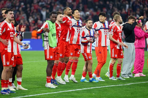 The FC Bayern Muenchen team cheers after the victory,, emotions, GER, FC Bayern Muenchen vs Real Madrid CF, football, UEFA Champions League, quarter-final, second leg, 2025 2026 season, 15 04 2026, GER, FC Bayern Muenchen vs Real Madrid CF, football, UEFA Champions League, quarter-final, second leg, 2025 2026 season, 15 04 2026 Muenchen Copyright: xEibner-Pressefoto JennixMaulx EP_JML