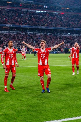 15 04 2026, FC Bayern München vs Real Madrid, UEFA Champions League, quarter-final second leg Joshua Kimmich FC Bayern Muenchen, 6 Celebrating the goal to 4 3 here with Michael Olise FC Bayern Muenchen, 17 Regulations prohibit any use of photographs as image sequences and or quasi video Copyright: xBahhoxKarax