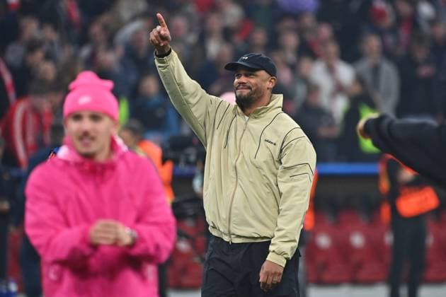 Schlussjubel Trainer Vincent KOMPANY (Bayern Muenchen), Jubel,Freude,Begeisterung, Fussball Champions League,Saison 2025 26, Viertelfinale FC Bayern-Muenchen -Real Madrid am 15.04.2026 A L L I A N Z A R E N A. *** Final cheer coach Vincent KOMPANY Bayern Muenchen , Cheers,joy,enthusiasm, Football Champions League,Season 2025 26, Quarterfinal FC Bayern Muenchen Real Madrid on 15 04 2026 A L L I A N Z A R E N A