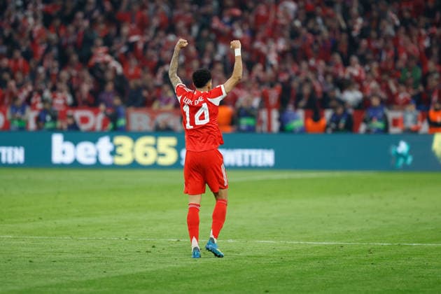 15 04 2026, xjrdrx, Football UEFA Champions League, FC Bayern Muenchen Real Madrid v l Torjubel nach dem Tor zum celebrating the goal celebrate 3 3 durch Luis Diaz FC Bayern Muenchen DFL DFB REGULATIONS PROHIBIT ANY USE OF PHOTOGRAPHS as IMAGE SEQUENCES and or QUASI VIDEO Muenchen