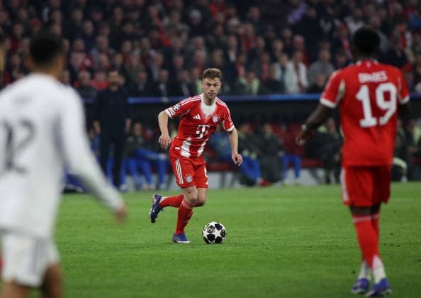 Football, Men, Champions League, Season 2025 2026, FC Bayern Munich Real Madrid, Quarter-final second leg, Allianz Arena Joshua Kimmich FC Bayern Munich with ball in running position