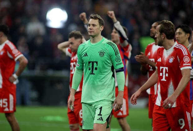 Football, Men, Champions League, 2025 2026 season, FC Bayern Munich Real Madrid, quarter-final second leg, Allianz Arena Manuel Neuer FC Bayern Munich on the way to the south curve after the match