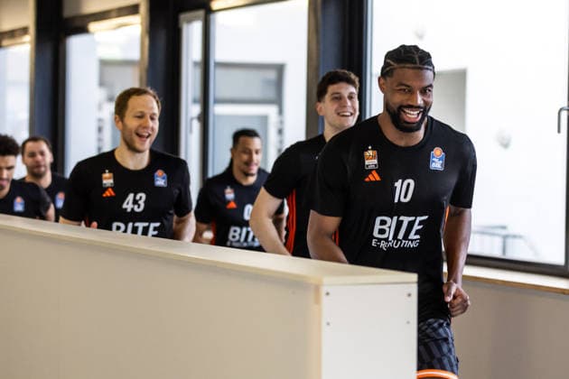 GER, easy Credit Basketball Bundesliga, 23 Matchday, Niners Chemnitz Ratiopharm Ulm 15 04 2026, Fair, Chemnitz, GER, easy Credit Basketball Bundesliga, 23 Matchday, Niners Chemnitz Ratiopharm Ulm Malik Osborne Ratiopharm Ulm, 10 Photo Alexander Trienitz Chemnitz Fair Saxony Germany