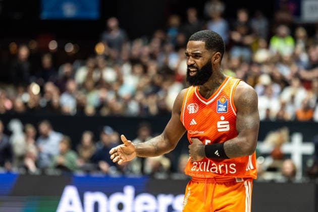 GER, easy Credit Basketball Bundesliga, 23 Matchday, Niners Chemnitz Ratiopharm Ulm 15 04 2026, Fair, Chemnitz, GER, easy Credit Basketball Bundesliga, 23 Matchday, Niners Chemnitz Ratiopharm Ulm Corey Davis Jr Niners Chemnitz, 5 with pain Photo Alexander Trienitz Chemnitz Fair Saxony Germany