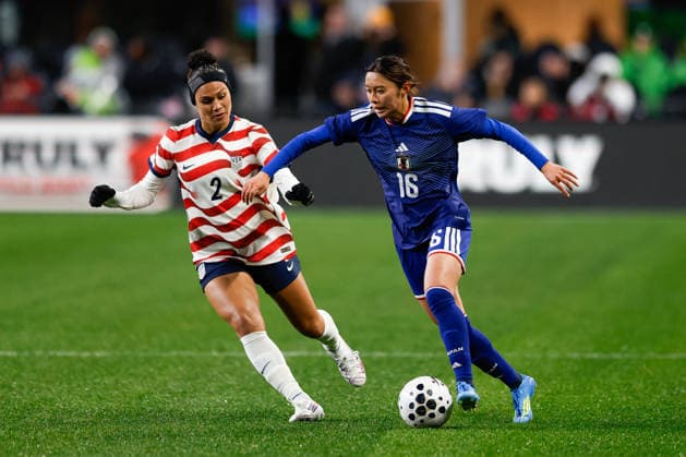 SEATTLE, WA - APRIL 14: Forward Yuzuki Yamamoto 16 of Japan is guarded by forward Trinity Rodman 2 of the United States during a women™s International Friendly, Länderspiel, Nationalmannschaft match between Japan and the United States on April 14, 2026 at Lumen Field in Seattle, Washington. (Photo by Henry Rodenburg Icon Sportswire) SOCCER: APR 14 Women s USA vs Japan EDITORIAL USE ONLY Icon26041430