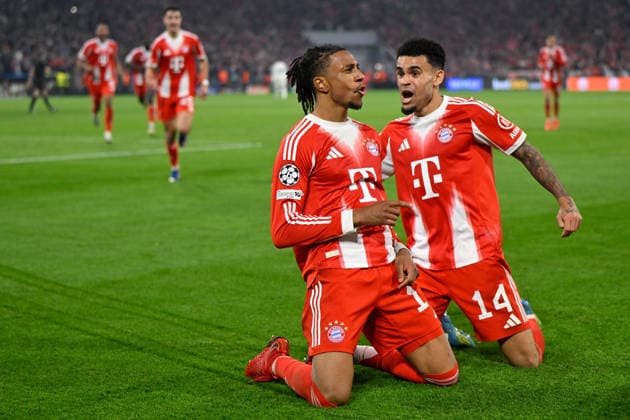 Muenchen, Allianz Arena, 15 04 26, GER, Men, UEFA Champions League, Quarter-final, Season 2025 2026, FC Bayern Muenchen Real Madrid Picture Michael OLISE Muenchen cheers after his goal to 4 3 with LUIS DIAZ Muenchen UEFA regulations prohibit any use of photographs as image sequences and or quasi video Bayern Germany