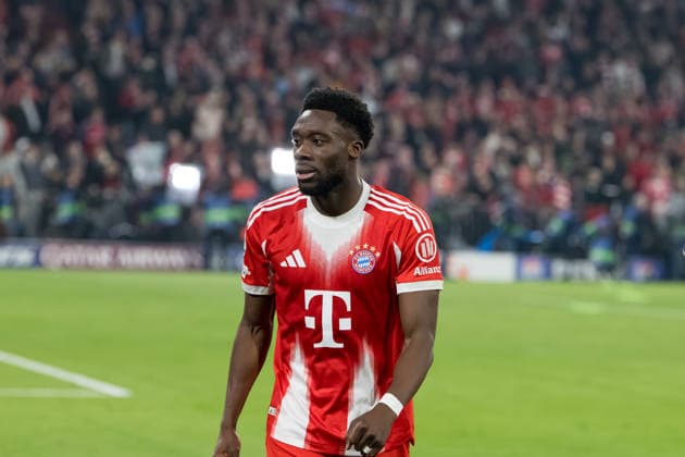 GER, Bavaria, Munich, Fussball, FC Bayern Munich - Real Madrid CF, at the Allianz Arena, Munich, Champions League, Quarter finals, second leg, April 15, 2026, from left: Alphonso Davies (FC Bayern Muenchen, 19), im Portrait, Einzelbild, Freisteller, portrait, headshot, single image, cutout UEFA regulations prohibit any use of photographs as image sequences and or quasi-video, Munich Allianz Arena Bavaria Germany Copyright: xMichaelxNibelx