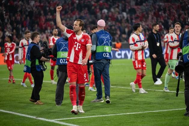 Harry Kane 9 FC Bayern Muenchen celebrates after the win, FC Bayern Muenchen vs Real Madrid, Football, Champions League, Quarterfinal, 15 04 2026 Muenchen Bayern Germany Copyright: xkolbert-press MarkusxVerwimpx