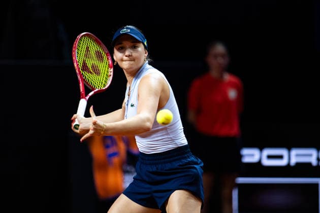 Eva Lys Germany in the picture on the ball, Eva Lys Germany vs Elina Svitolina Ukraine , Round 2, GER, Porsche Tennis Grand Prix Stuttgart, WTA 500, 15 04 2026 GER, Porsche Tennis Grand Prix Stuttgart, WTA 500, 15 04 2026 Stuttgart Copyright: xEibner-Pressefoto Memmlerx EP_MMR