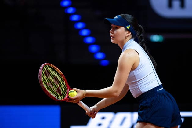 Eva Lys Germany in the picture on the ball, Eva Lys Germany vs Elina Svitolina Ukraine , Round 2, GER, Porsche Tennis Grand Prix Stuttgart, WTA 500, 15 04 2026 GER, Porsche Tennis Grand Prix Stuttgart, WTA 500, 15 04 2026 Stuttgart Copyright: xEibner-Pressefoto Memmlerx EP_MMR