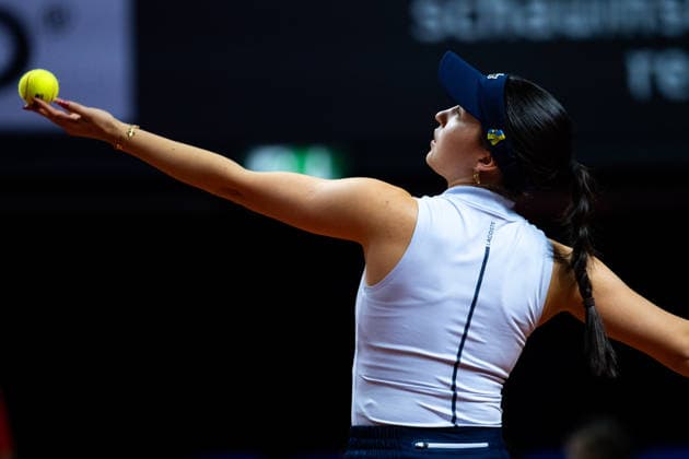 Eva Lys Germany in the picture on the ball, Eva Lys Germany vs Elina Svitolina Ukraine , Round 2, GER, Porsche Tennis Grand Prix Stuttgart, WTA 500, 15 04 2026 GER, Porsche Tennis Grand Prix Stuttgart, WTA 500, 15 04 2026 Stuttgart Copyright: xEibner-Pressefoto Memmlerx EP_MMR
