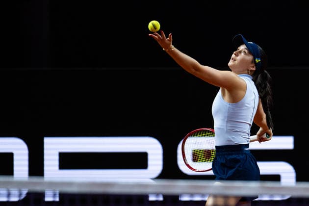 Eva Lys Germany in the picture on the ball, Eva Lys Germany vs Elina Svitolina Ukraine , Round 2, GER, Porsche Tennis Grand Prix Stuttgart, WTA 500, 15 04 2026 GER, Porsche Tennis Grand Prix Stuttgart, WTA 500, 15 04 2026 Stuttgart Copyright: xEibner-Pressefoto Memmlerx EP_MMR