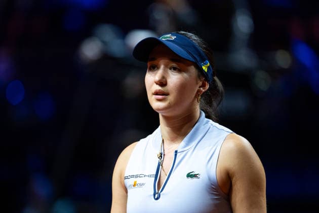 Eva Lys Germany in the picture on the ball, Eva Lys Germany vs Elina Svitolina Ukraine , Round 2, GER, Porsche Tennis Grand Prix Stuttgart, WTA 500, 15 04 2026 GER, Porsche Tennis Grand Prix Stuttgart, WTA 500, 15 04 2026 Stuttgart Copyright: xEibner-Pressefoto Memmlerx EP_MMR
