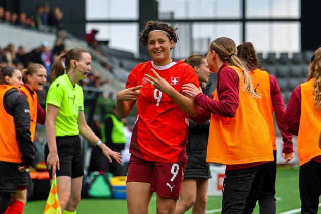 Football Europe UEFA U19 European Championship Women 2026 Qualification, 15 04 2026 Switzerland U19 Women vs England U19 Women Stadium Tissot Arena Biel Bienne, Switzerland Goal celebration Emanuela Pfister Switzerland, 9 Biel Bienne Tissot Arena Bern Switzerland Copyright: xAmiirxAmedjouax