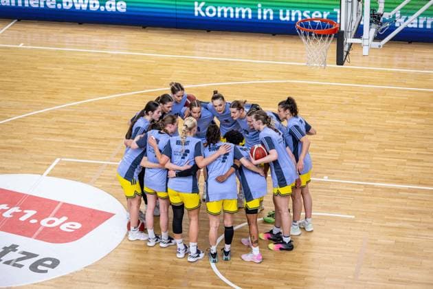 Basketball Berlin 15 04 2026 DBBL 1 Bundesliga Season 2025 2026 Playoffs Semifinal Game 3 Alba Berlin Rutronik Stars Keltern Team Huddle