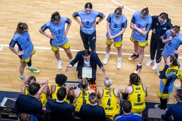 Basketball Berlin 15 04 2026 DBBL 1 Bundesliga Season 2025 2026 Playoffs Semifinal Game 3 Alba Berlin Rutronik Stars Keltern Cristo Cabrera Alba, Coach