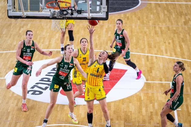 Basketball Berlin 15 04 2026 DBBL 1 Bundesliga Season 2025 2026 Playoffs Semifinal Game 3 Alba Berlin Rutronik Stars Keltern Tessa Stammberger Alba, No 06 Alexandria Kiss Rusk Keltern, No 21