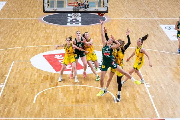 Basketball Berlin 15 04 2026 DBBL 1 Bundesliga Season 2025 2026 Playoffs Semifinal Game 3 Alba Berlin Rutronik Stars Keltern Ana Mandic Keltern, No 12 Lilli Schultze Alba, No 16