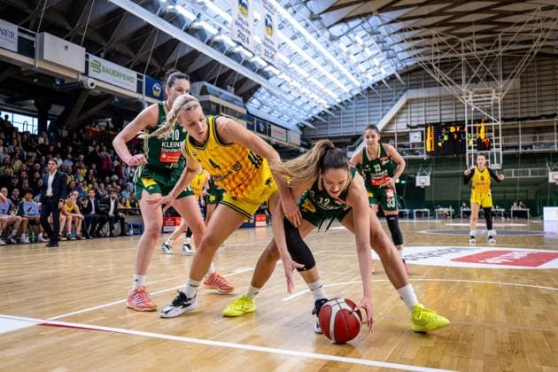 Basketball Berlin 15 04 2026 DBBL 1 Bundesliga Season 2025 2026 Playoffs Semifinal Game 3 Alba Berlin Rutronik Stars Keltern Ana Mandic Keltern, No 12 Marie Bertholdt Alba, No 04