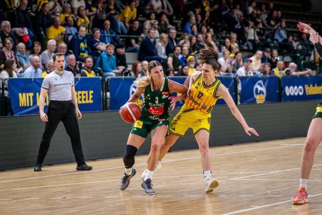 Basketball Berlin 15 04 2026 DBBL 1 Bundesliga Season 2025 2026 Playoffs Semifinal Game 3 Alba Berlin Rutronik Stars Keltern Alexandra Wilke Keltern, No 03 Lena Gohlisch Alba, No 12