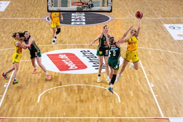 Basketball Berlin 15 04 2026 DBBL 1 Bundesliga Season 2025 2026 Playoffs Semifinal Game 3 Alba Berlin Rutronik Stars Keltern Jo Raflo Alba, No 09 Alexandra Wilke Keltern, No 03