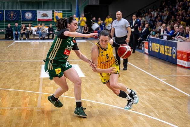 Basketball Berlin 15 04 2026 DBBL 1 Bundesliga Season 2025 2026 Playoffs Semifinal Game 3 Alba Berlin Rutronik Stars Keltern Tessa Stammberger Alba, No 06 Ysaline Saulnier Keltern, No 24