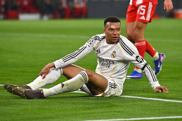 Kylian MBAPPE Real Madrid , on the ground, action,single action,single image,cropped image,full body shot,whole figure Football Champions League,season 2025 26, quarter final FC Bayern Muenchen Real Madrid 4 3 on 15 04 2026 A L L I A N Z A R E N A