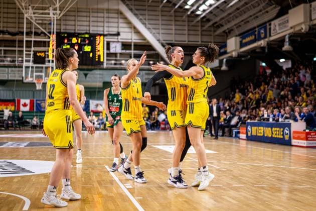 Basketball Berlin 15 04 2026 DBBL 1 Bundesliga Season 2025 2026 Playoffs Semifinal Game 3 Alba Berlin Rutronik Stars Keltern Theresa Simon Alba, No 03 Jubel Lilli Schultze Alba, No 16 Marie Bertholdt Alba, No 04