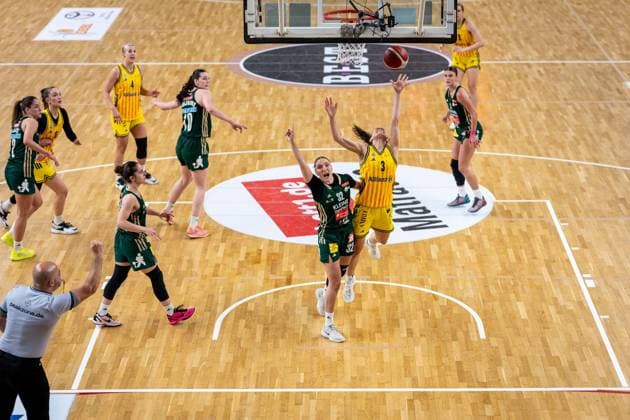 Basketball Berlin 15 04 2026 DBBL 1 Bundesliga Season 2025 2026 Playoffs Semifinal Game 3 Alba Berlin Rutronik Stars Keltern Theresa Simon Alba, No 03 Nevana Rosic Keltern, No 32