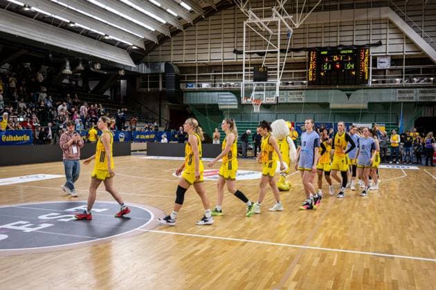 Basketball Berlin 15 04 2026 DBBL 1 Bundesliga season 2025 2026 Playoffs semi-final game 3 Alba Berlin Rutronik Stars Keltern dejected Alba players after the defeat