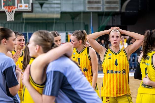 Basketball Berlin 15 04 2026 DBBL 1 Bundesliga season 2025 2026 Playoffs semi-final game 3 Alba Berlin Rutronik Stars Keltern dejected Alba players after the defeat Marie Bertholdt Alba, No 04