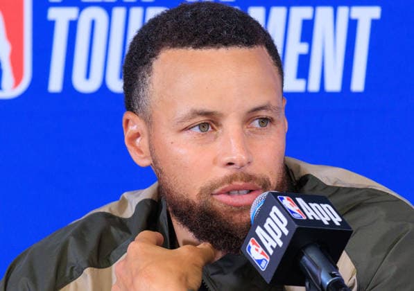 April 15, 2026, Inglewood, California, USA: Stephen Curry 30 of the Golden State Warriors attends a press conference, PK, Pressekonferenz after winning an NBA, Basketball Herren, USA Play-In Tournament game against the LA Clippers on Wednesday April 15, 2026 at Intuit Dome Arena in Inglewood, California. Clippers lose to Warriors, 126-121. JAVIER ROJAS PI Play-In Clippers Vs. Warriors - ZUMAp124 20260415_zaa_p124_087 Copyright: xJavierxRojasx