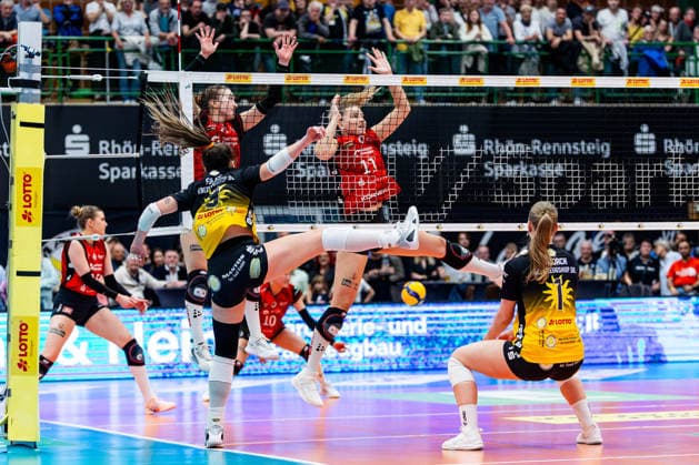 15 04 2026, GER, Volleyball, 1 Bl, Women, Season 25 26, Final PlayOff Best of 5 , VfB 91 Suhl Lotto Thueringen Dresdner SC VfB Suhl wins the home match in 3 0 sets against Dresdner SC, with in the picture Mackenzie Foley VfB 91 Suhl Lotto Thueringen 98527 Suhl Sporthalle Wolfsgrube Thüringen Germany