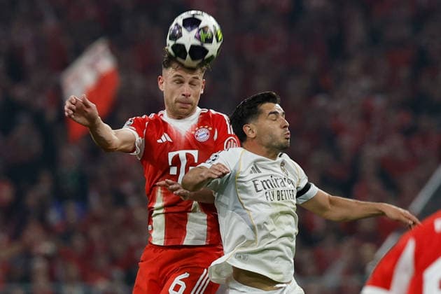 15 04 2026, xjrdrx, Football UEFA Champions League, FC Bayern Muenchen Real Madrid v l Joshua Kimmich FC Bayern Muenchen Brahim Diaz Real Madrid Zweikampf, Aktion, action, battle for the ball DFL DFB REGULATIONS PROHIBIT ANY USE OF PHOTOGRAPHS as IMAGE SEQUENCES and or QUASI VIDEO Muenchen