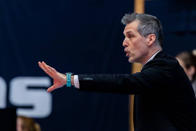 15 04 2026, GER, Volleyball, 1 Bl, Women, Season 25 26, Final PlayOff Best of 5 , VfB 91 Suhl Lotto Thueringen Dresdner SC Laszlo Hollosy VfB 91 Suhl Lotto Thueringen 98527 Suhl Sporthalle Wolfsgrube Thüringen Germany
