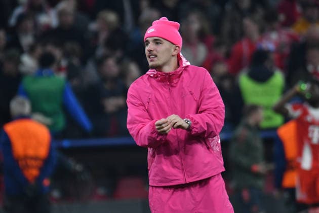 15 04 2026, Allianz Arena, Munich, Champions League, FC Bayern Munich vs Real Madrid , in the picture Lennart Karl Munich in a pink outfit Photo by Midori Ikenouchi Hasan Bratic DeFodi Images