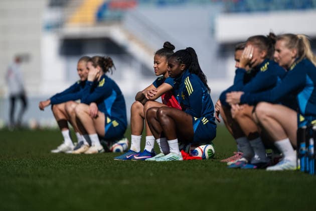 260416 Felicia Schröder and Monica Jusu Bah of the Swedish women s national football team during a training session on April 16, 2026 in Gothenburg Photo Mathias Bergeld BILDBYRAN code MB MB1364 fotboll football soccer fotball vm kval kval fifa womens world cup qualifier qualifier träning practice training sverige sweden dam bbeng women kvinner  Copyright: MATHIASxBERGELD BB260416MB046