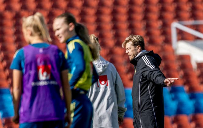 GOTHENBURG 20260416 National team captain Tony Gustafsson during Monday s training at Ullevi in Gothenburg ahead of Saturday s World Cup qualifying match against Serbia at the National Arena in Stockholm GÖTEBORG SWEDEN x9200x  Copyright: xAdamxIhse TTx TRAINING WOMEN S NATIONAL TEAM WORLD CUP QUALIFYING AGAINST SERBIA