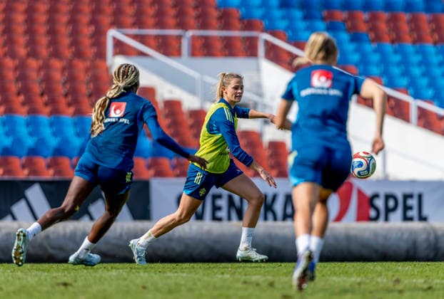 GOTHENBURG 20260416 Fridolina Rolfö during Monday s training at Ullevi in Gothenburg ahead of Saturday s World Cup qualifying match against Serbia at the National Arena in Stockholm GÖTEBORG SWEDEN x9200x  Copyright: xAdamxIhse TTx TRAINING WOMEN S NATIONAL TEAM WORLD CUP QUALIFICATIONS AGAINST SERBIA