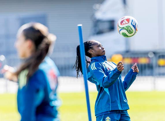 GOTHENBURG 20260416 Monica Jusu Bah during Monday s training at Ullevi in Gothenburg ahead of Saturday s World Cup qualifying match against Serbia at the National Arena in Stockholm GÖTEBORG SWEDEN x9200x  Copyright: xAdamxIhse TTx TRAINING WOMEN S NATIONAL TEAM WORLD CUP QUALIFYING AGAINST SERBIA